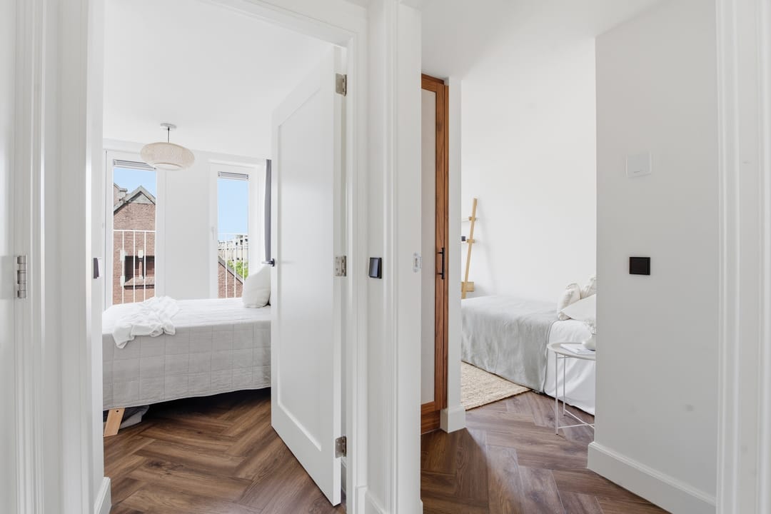 High-End Renovated Freehold Apartment with Private Rooftop Terrace in Amsterdam Oud-Zuid — 11