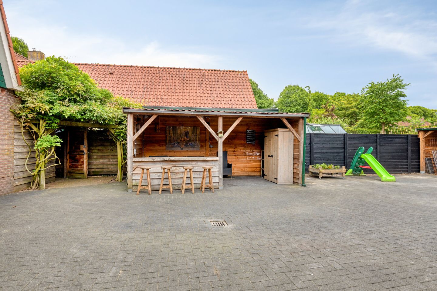 Characterful Detached Family Home with Modern 2025 Renovations in Forest-Adjacent Setting — 34