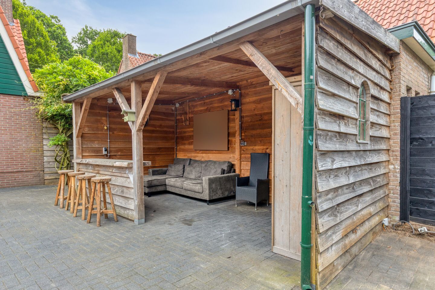 Characterful Detached Family Home with Modern 2025 Renovations in Forest-Adjacent Setting — 35