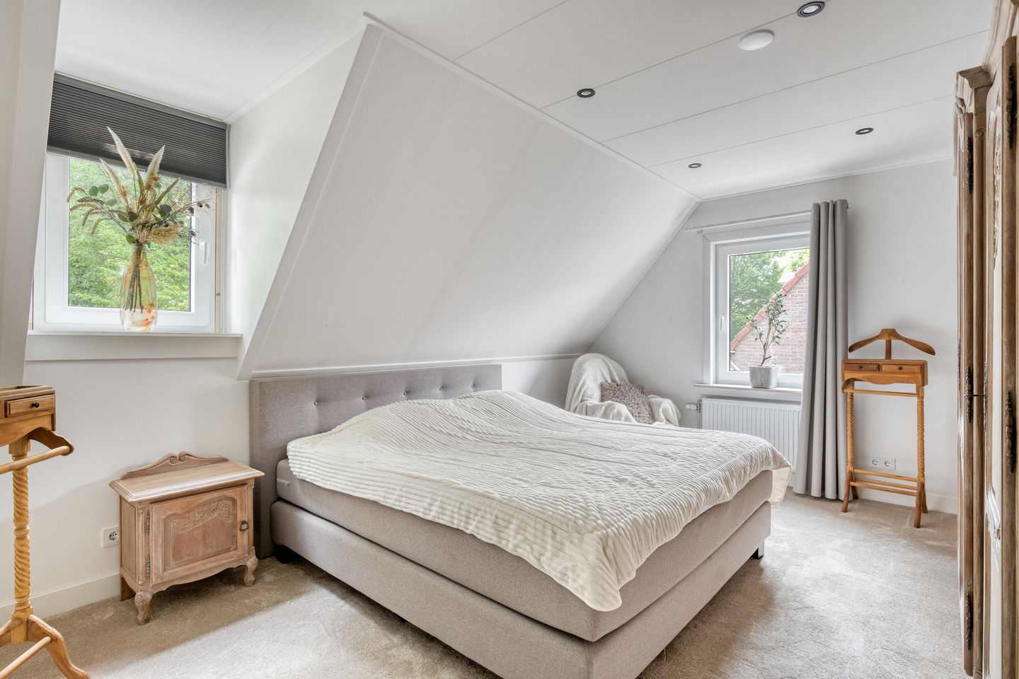 Characterful Detached Family Home with Modern 2025 Renovations in Forest-Adjacent Setting — 20