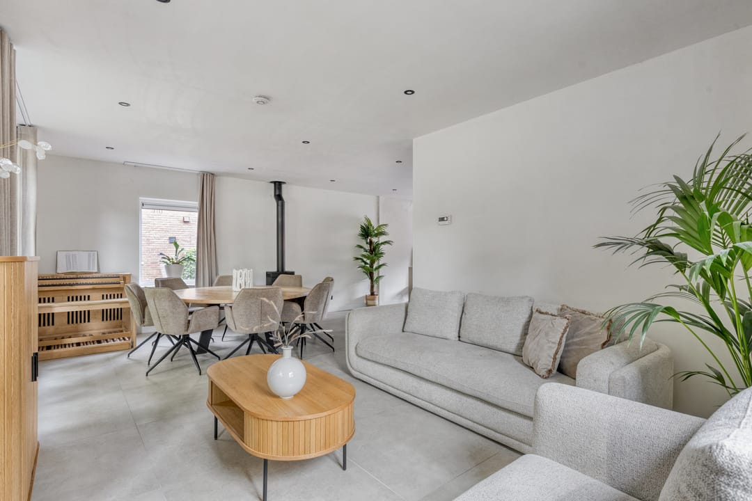 Characterful Detached Family Home with Modern 2025 Renovations in Forest-Adjacent Setting — 11
