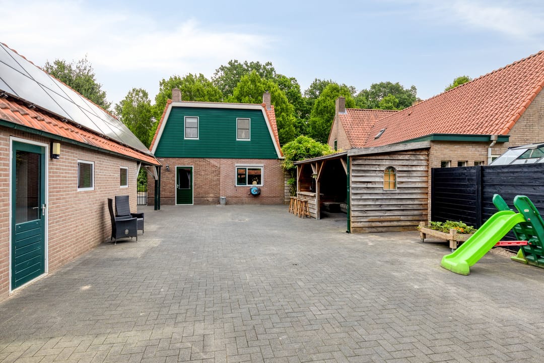 Characterful Detached Family Home with Modern 2025 Renovations in Forest-Adjacent Setting — 37