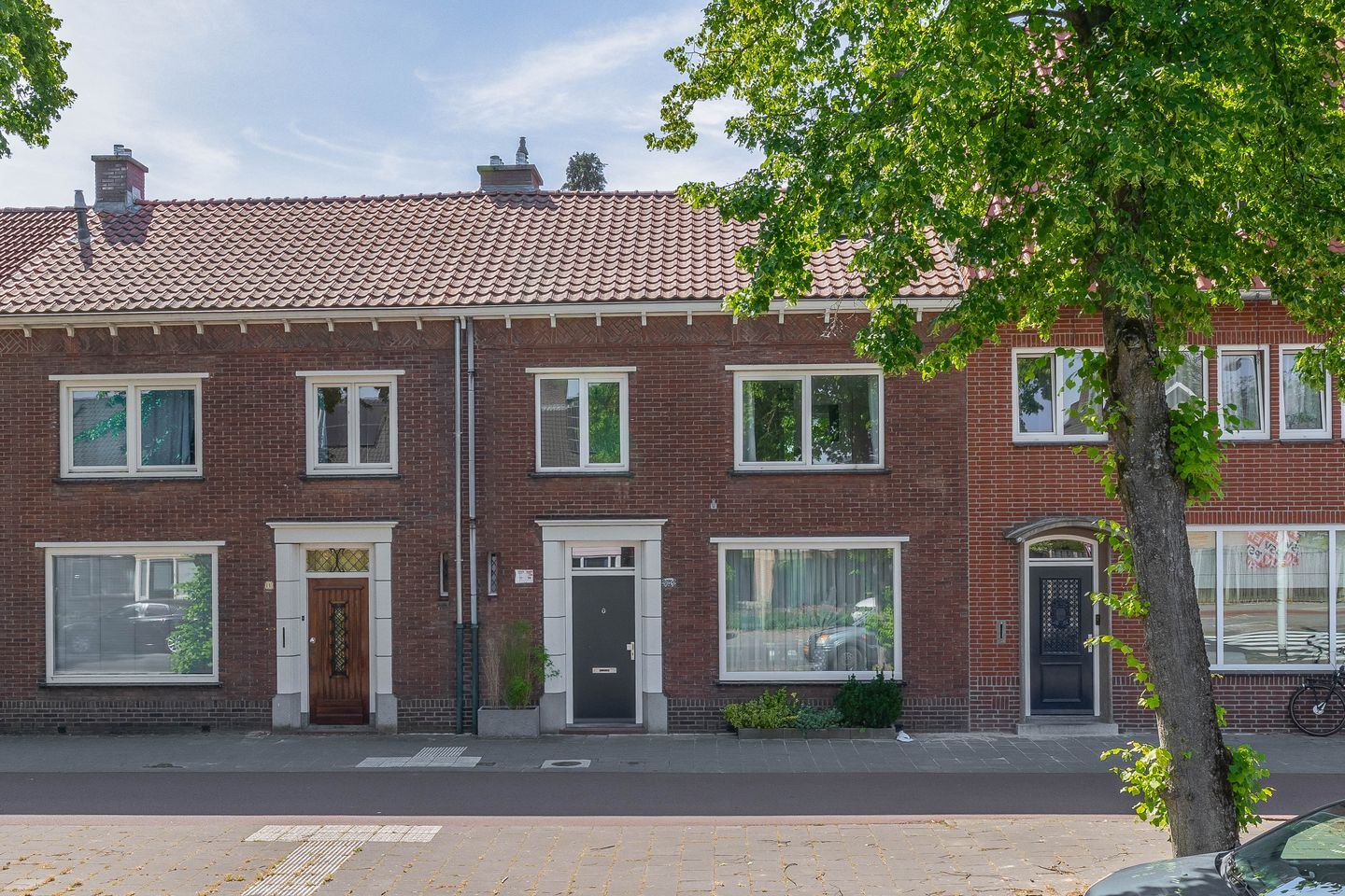 Photo 34 of Zeelsterstraat 91