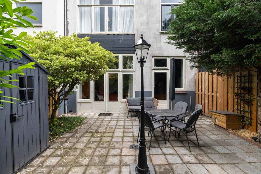 Characterful Ground Floor Apartment with Spacious Garden in Historic Leiden Building — 16