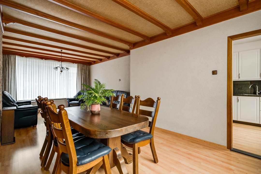 Spacious Semi-Detached Home with Large Garage in Maasniel — 11