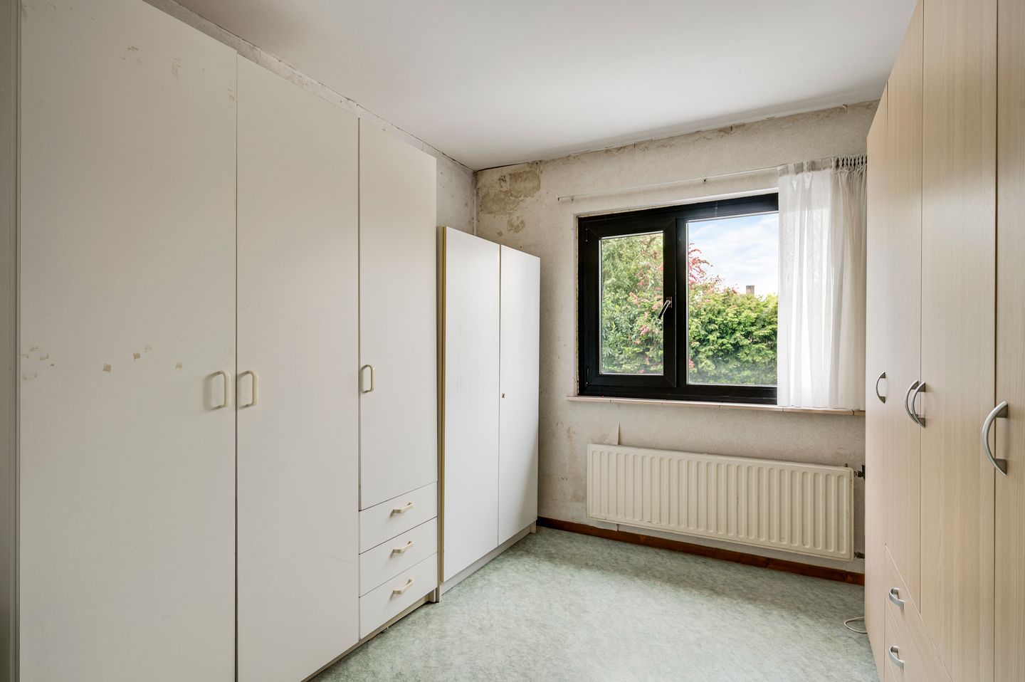 Spacious Semi-Detached Home with Large Garage in Maasniel — 29