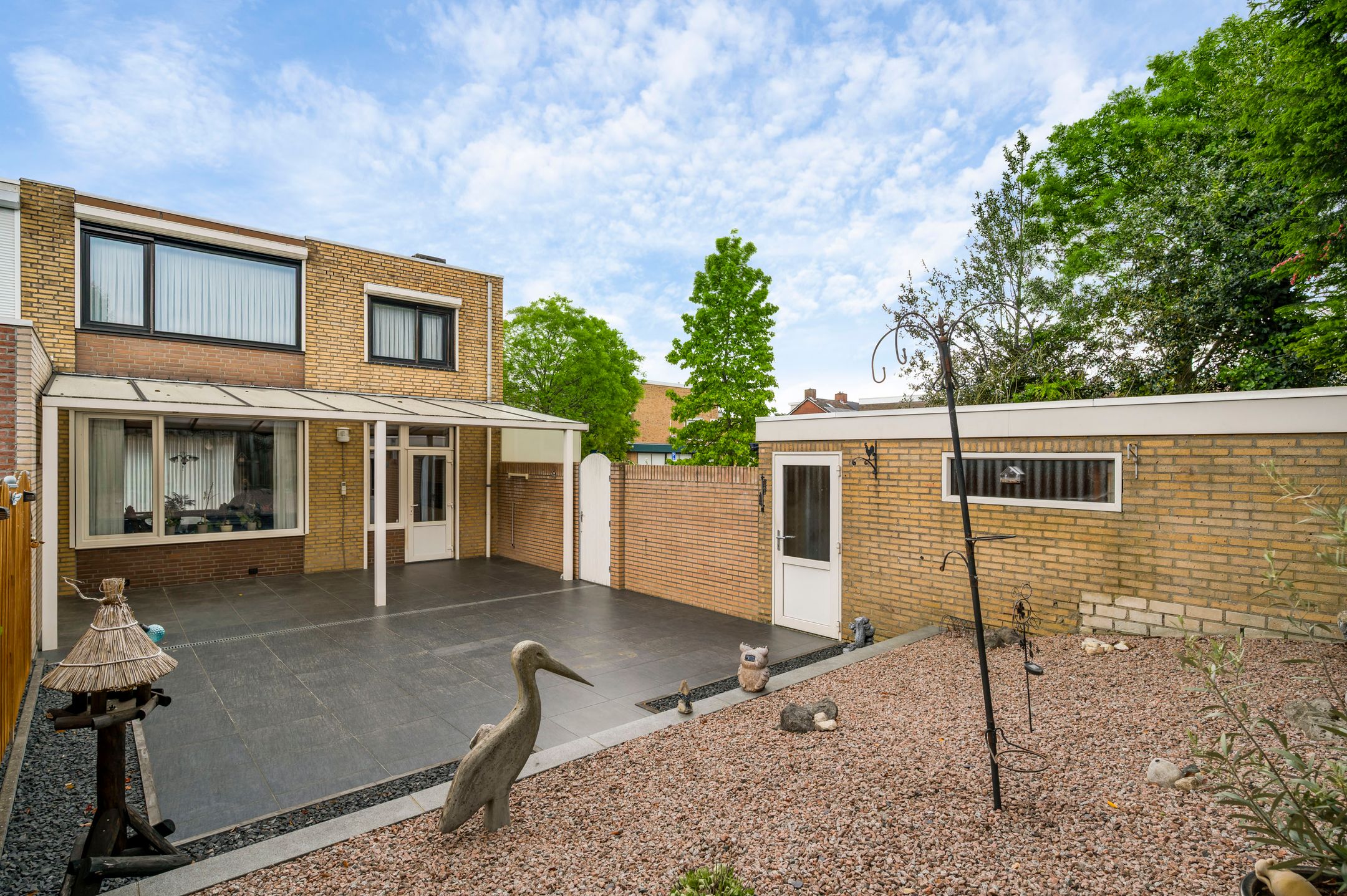 Spacious Semi-Detached Home with Large Garage in Maasniel — 18