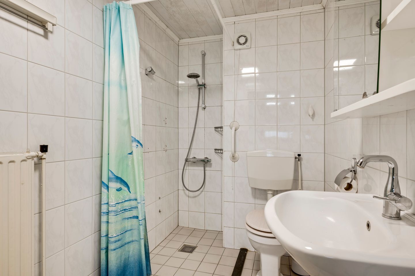 Spacious Semi-Detached Home with Large Garage in Maasniel — 25