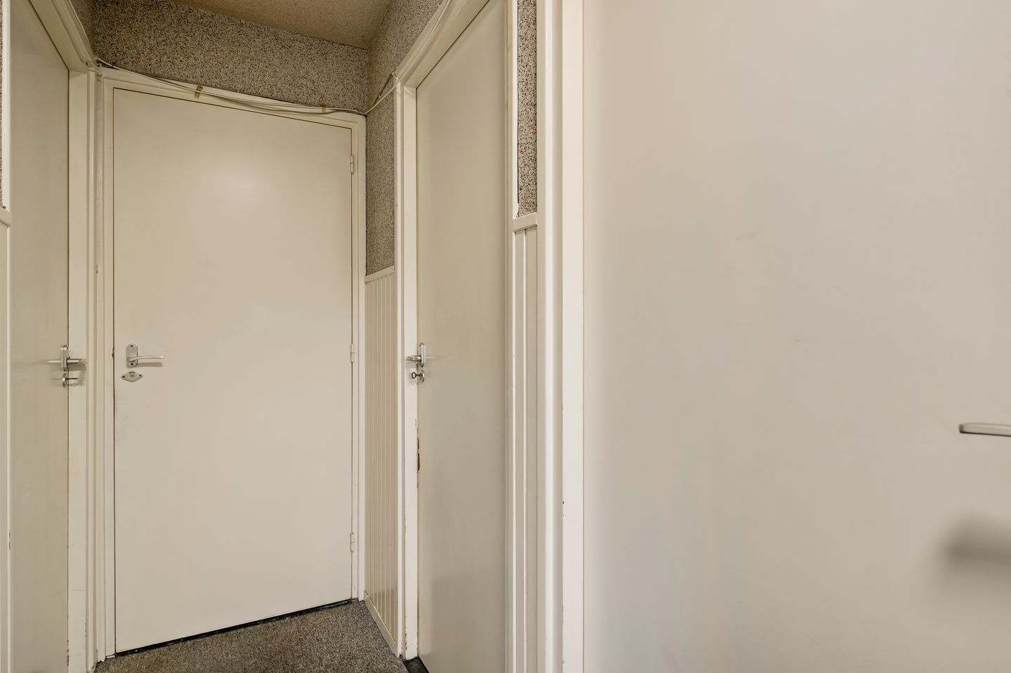 Spacious Semi-Detached Home with Large Garage in Maasniel — 19