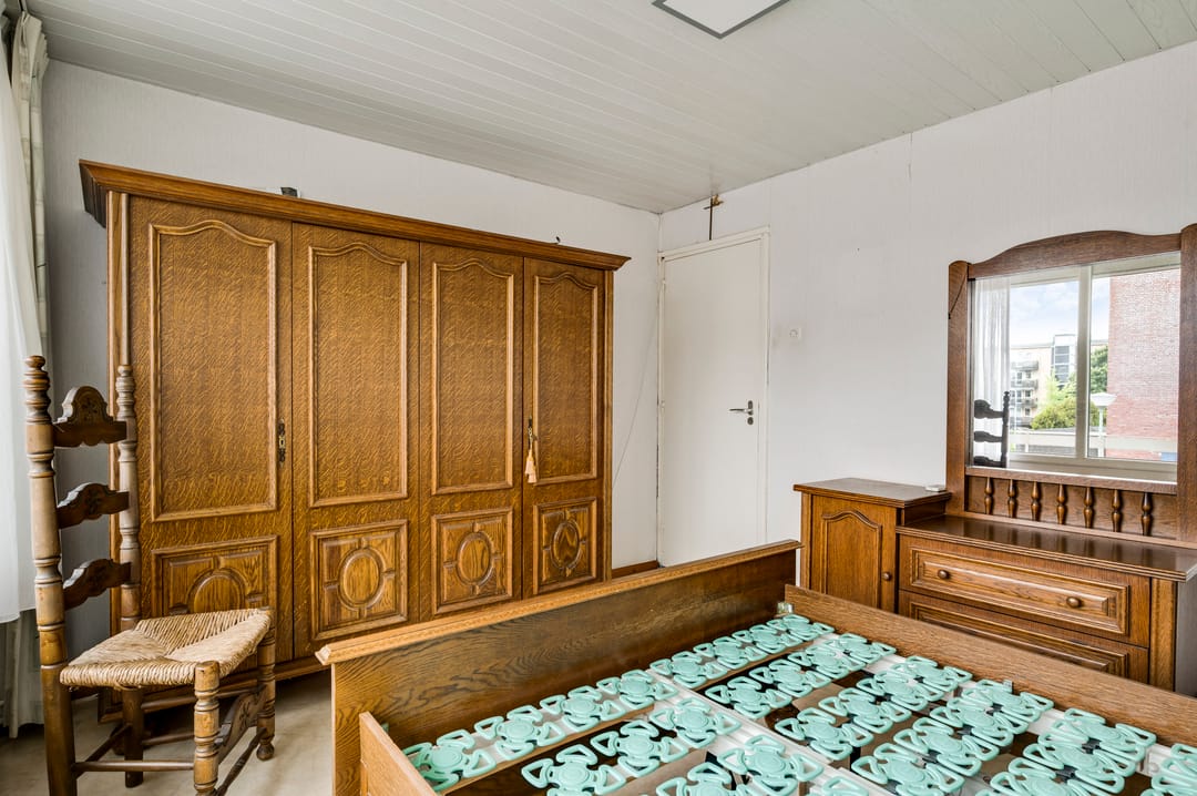 Spacious Semi-Detached Home with Large Garage in Maasniel — 22