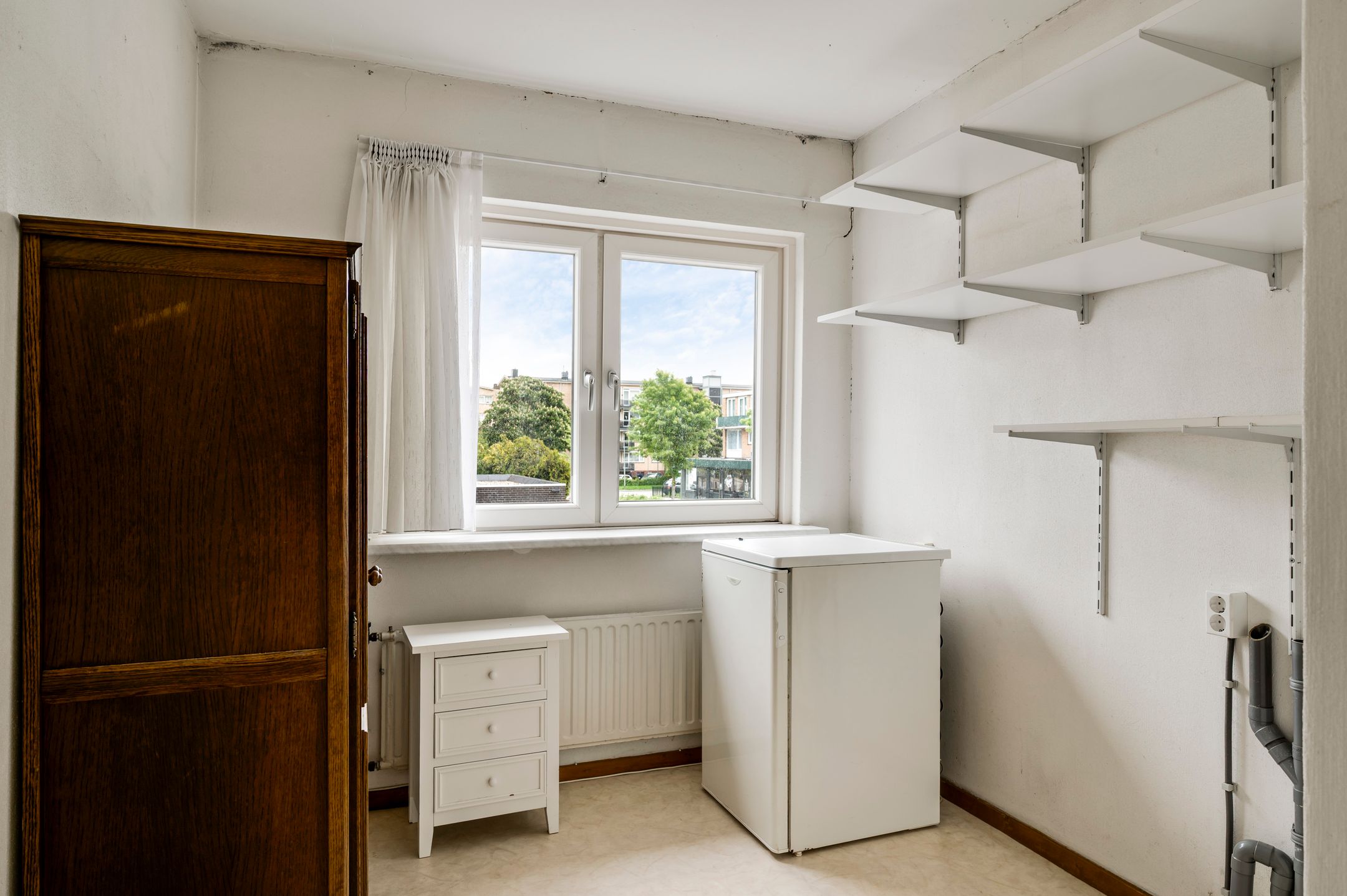 Spacious Semi-Detached Home with Large Garage in Maasniel — 27