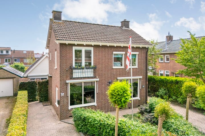 Photo 4 of van Limburg Stirumstraat 83