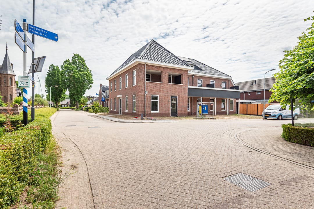 Photo 43 of Emmerikseweg 1-E