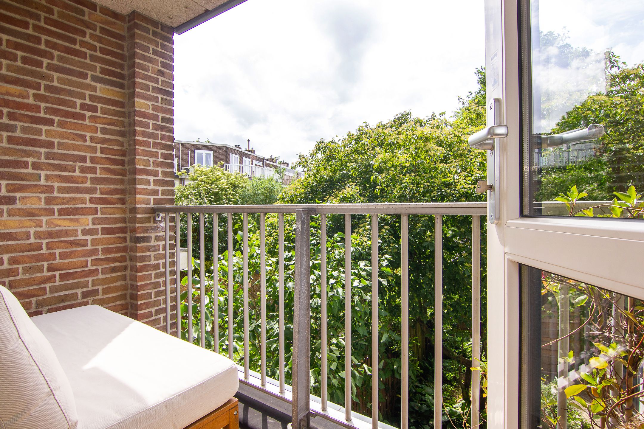 Spacious and Sustainable Family Home with Six Bedrooms in Haarlem Amsterdamsebuurt — 27