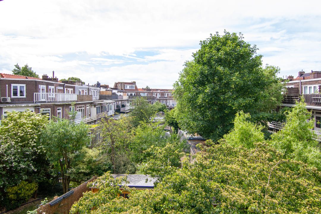 Spacious and Sustainable Family Home with Six Bedrooms in Haarlem Amsterdamsebuurt — 37