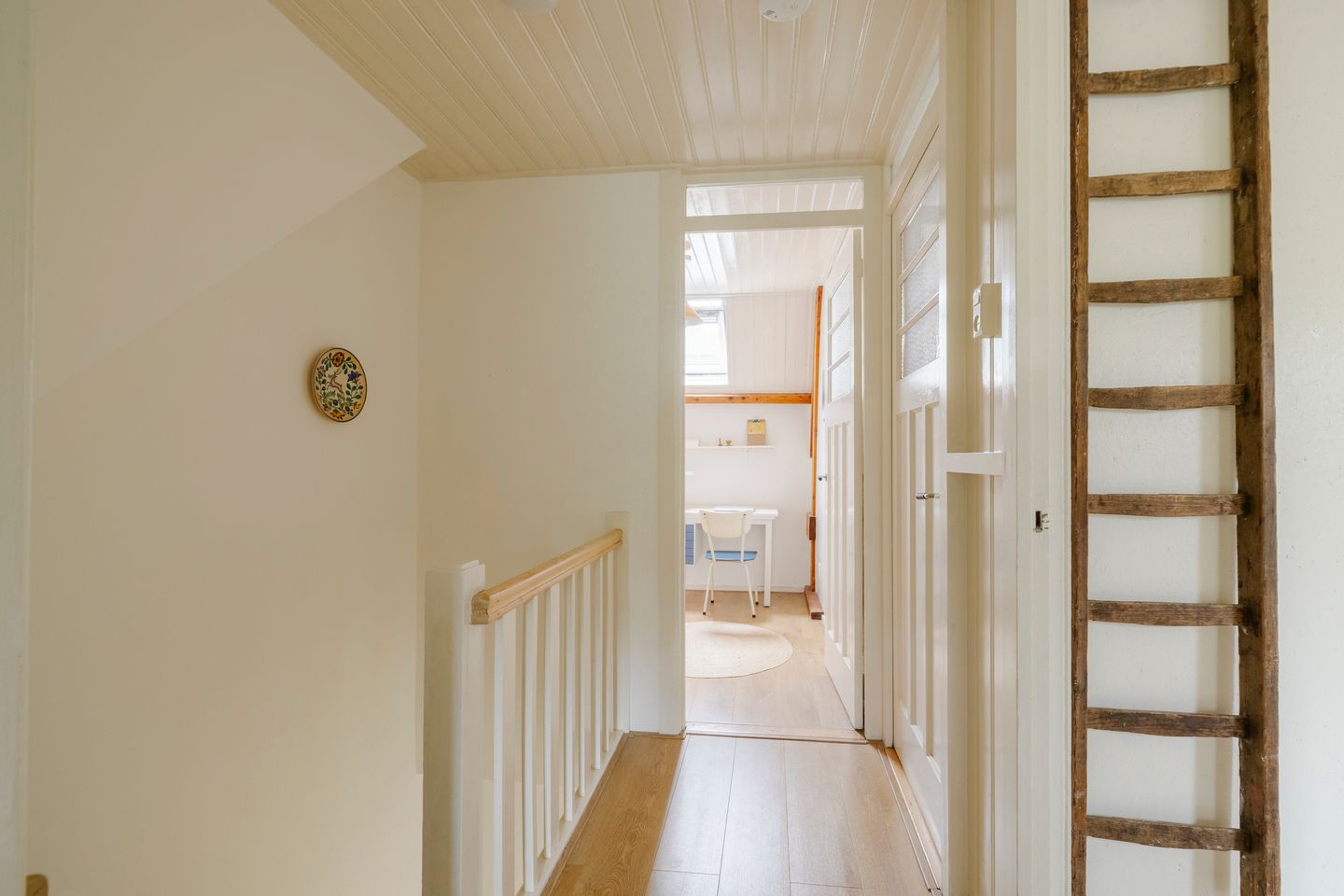 Spacious 1930s Terraced House with 6 Bedrooms in Popular Haarlem Neighborhood — 49