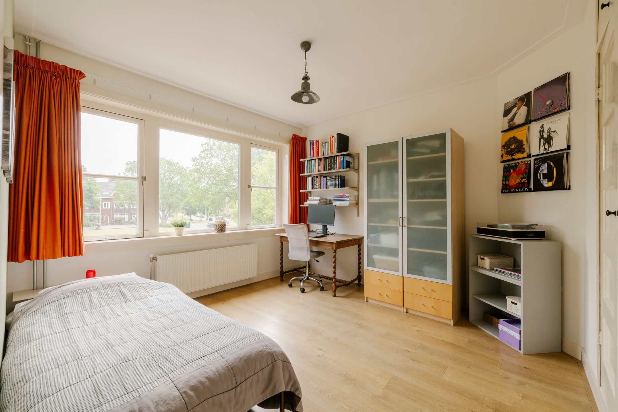 Spacious 1930s Terraced House with 6 Bedrooms in Popular Haarlem Neighborhood — 30