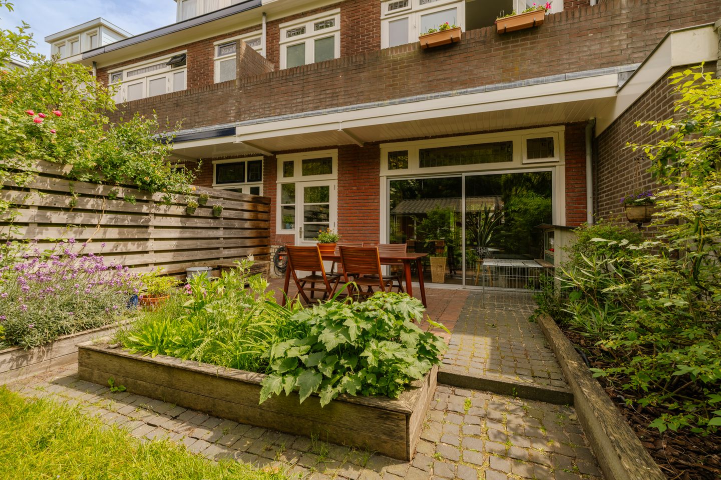 Spacious 1930s Terraced House with 6 Bedrooms in Popular Haarlem Neighborhood — 19
