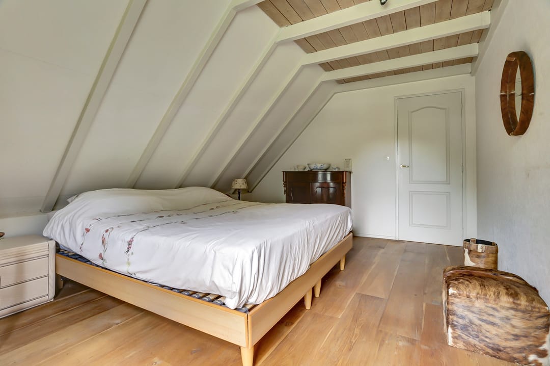 Characterful Country House with Spacious Garden in Green Setting Near Goes — 28