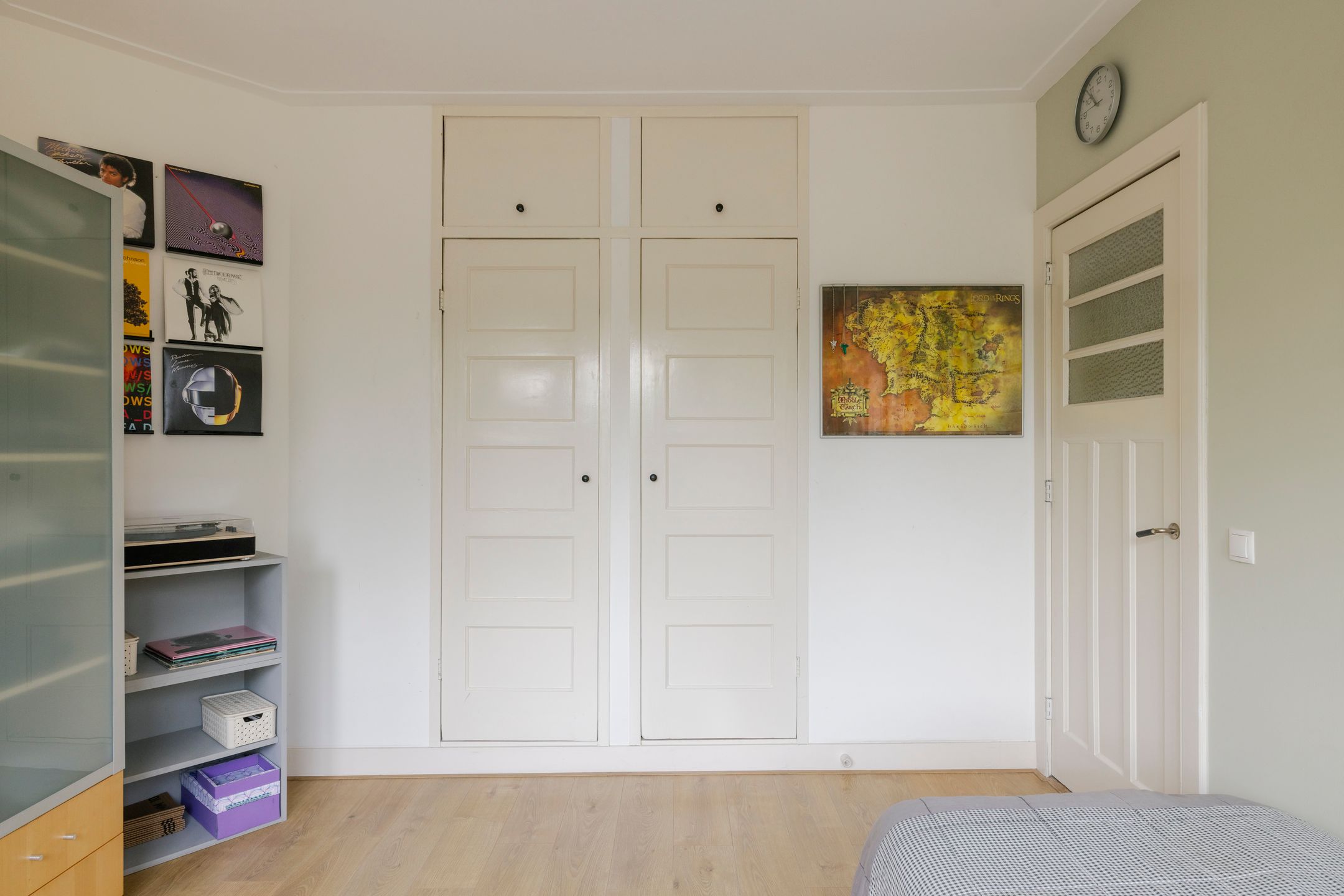 Spacious 1930s Terraced House with 6 Bedrooms in Popular Haarlem Neighborhood — 33