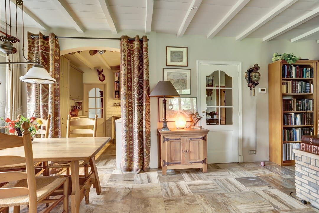 Characterful Country House with Spacious Garden in Green Setting Near Goes — 11