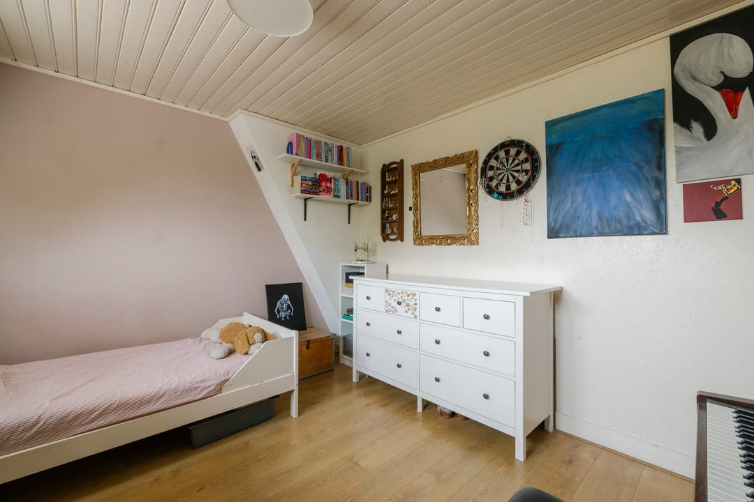 Spacious 1930s Terraced House with 6 Bedrooms in Popular Haarlem Neighborhood — 47