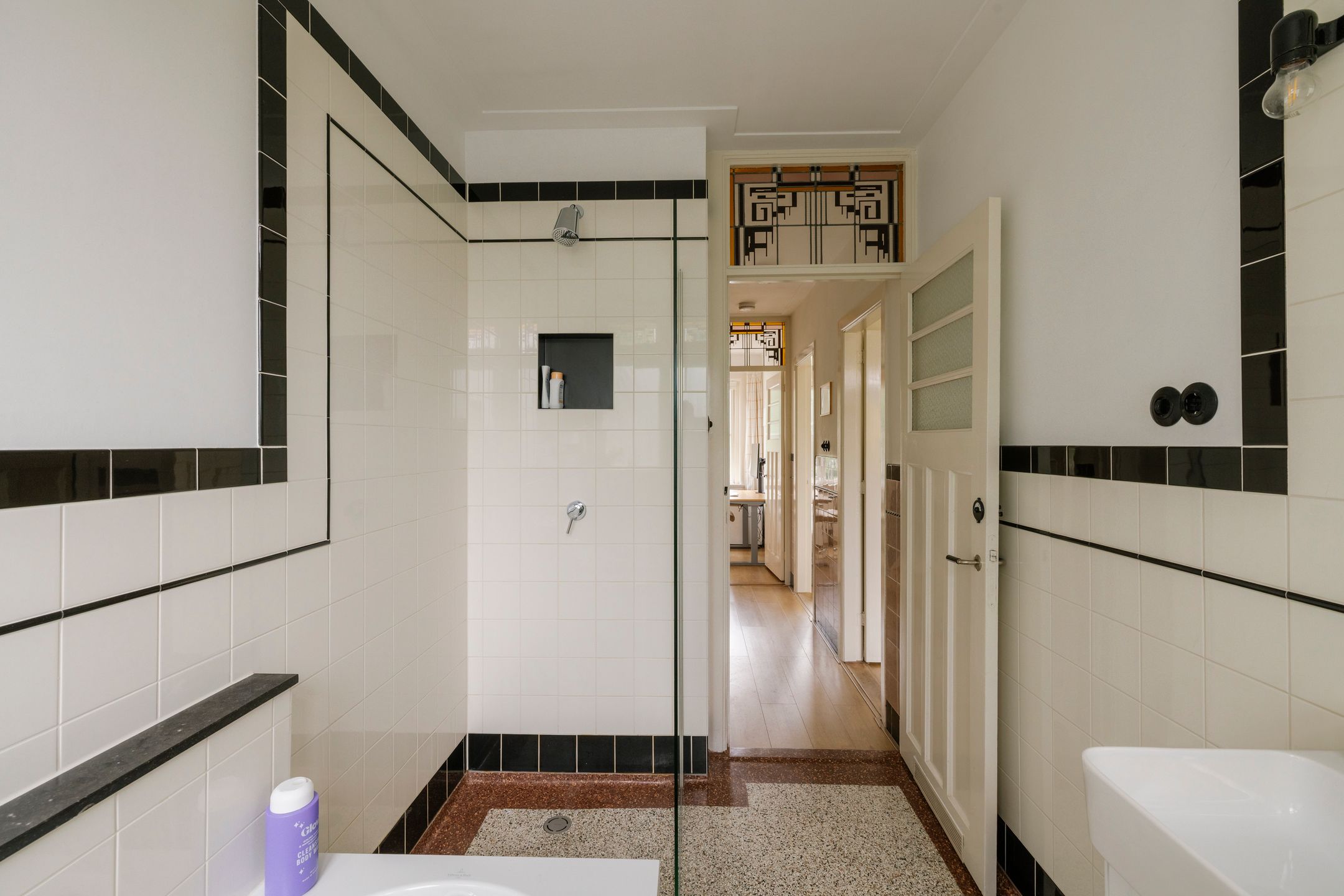Spacious 1930s Terraced House with 6 Bedrooms in Popular Haarlem Neighborhood — 36