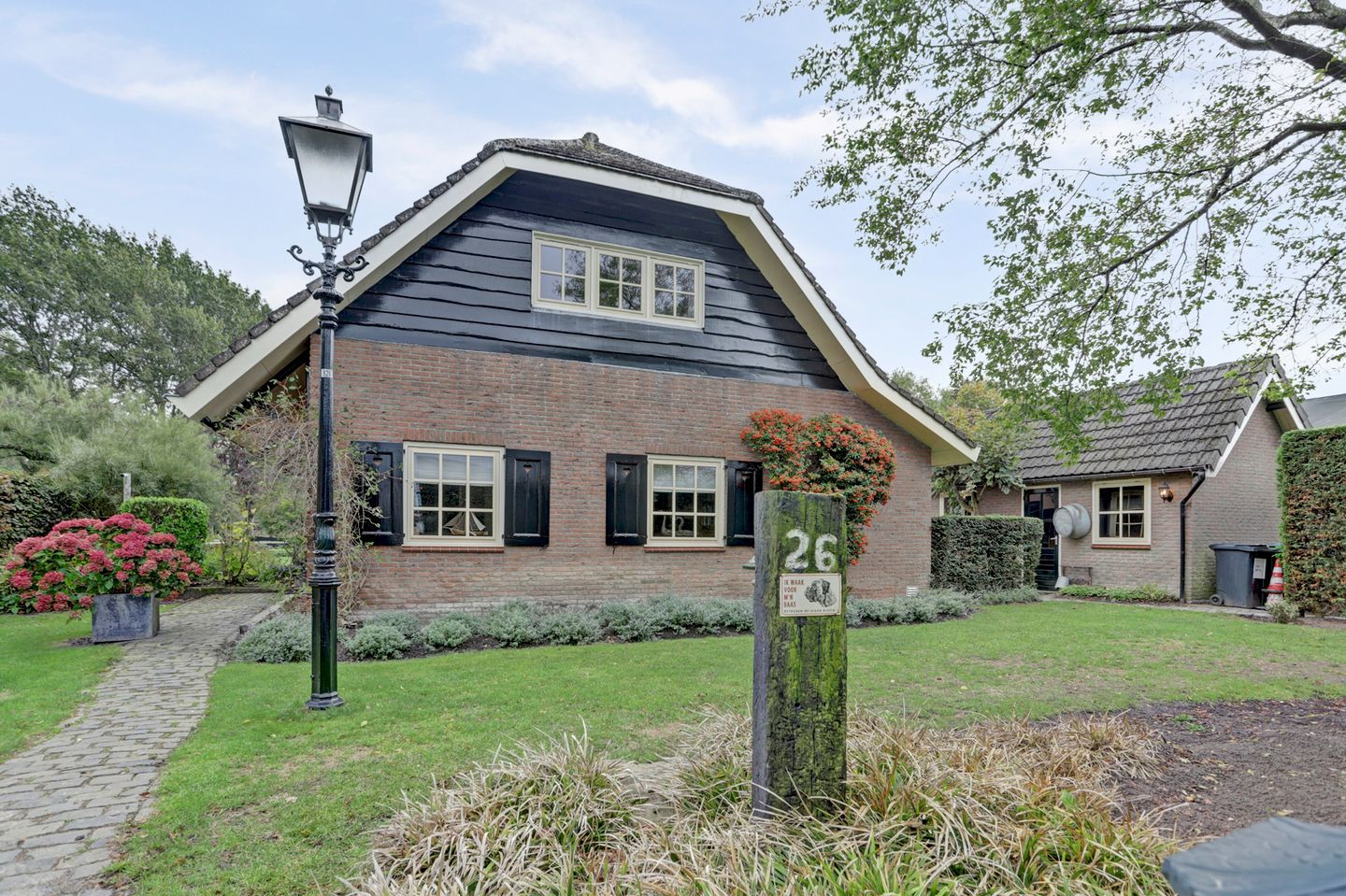 Characterful Country House with Spacious Garden in Green Setting Near Goes — 79