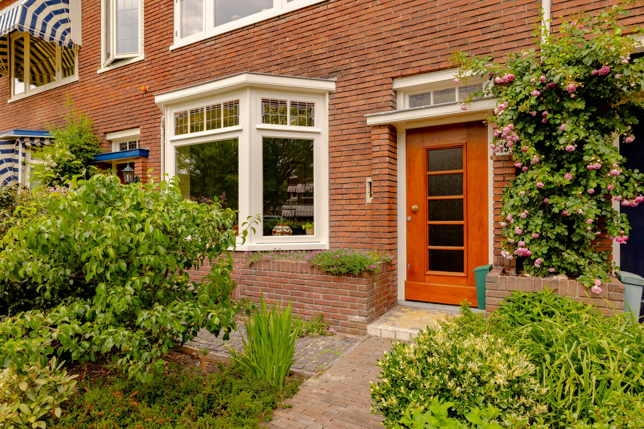 Spacious 1930s Terraced House with 6 Bedrooms in Popular Haarlem Neighborhood — 54