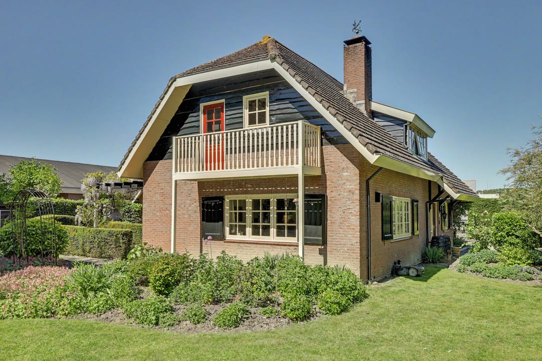 Characterful Country House with Spacious Garden in Green Setting Near Goes — 47