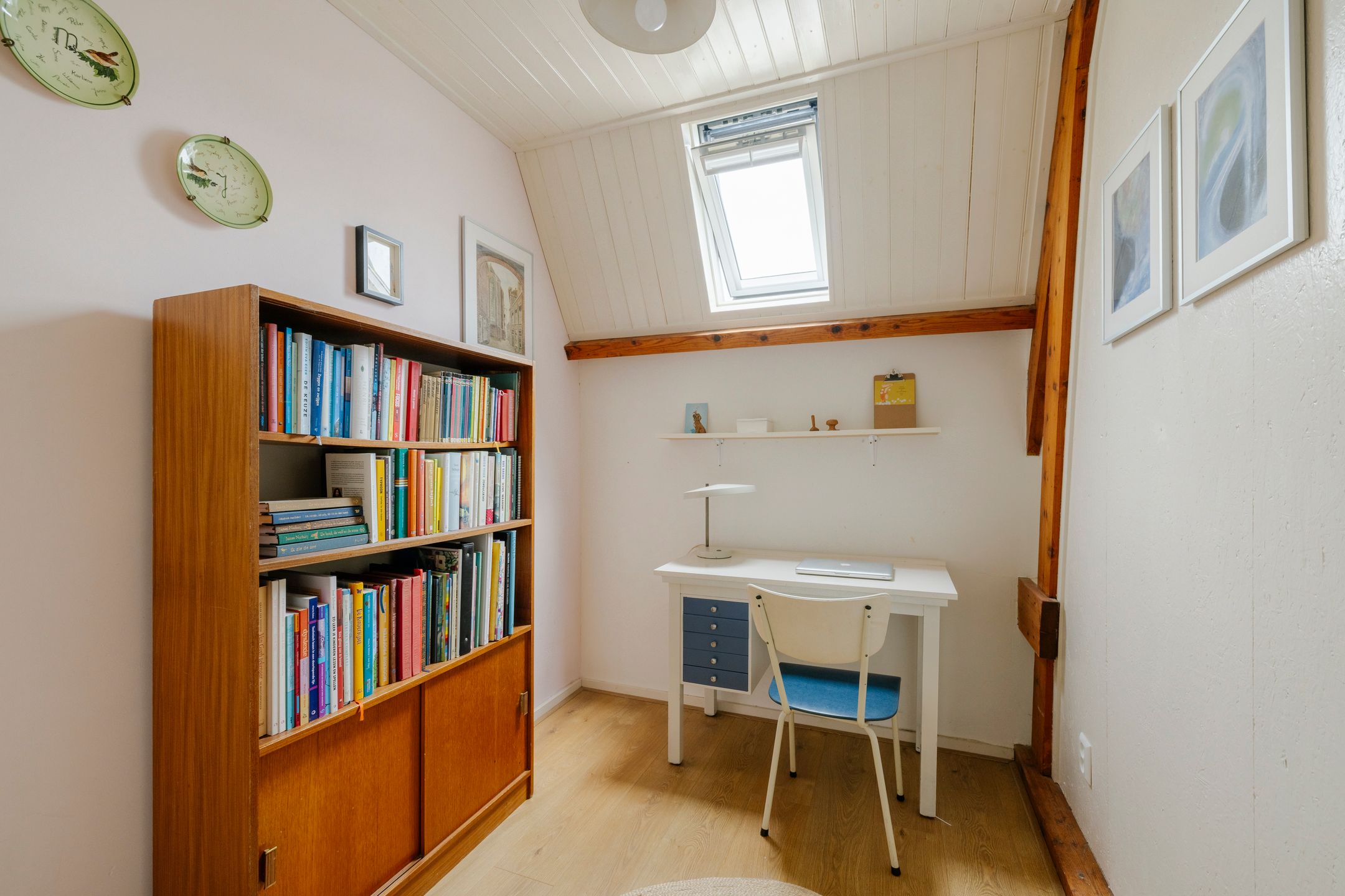 Spacious 1930s Terraced House with 6 Bedrooms in Popular Haarlem Neighborhood — 48