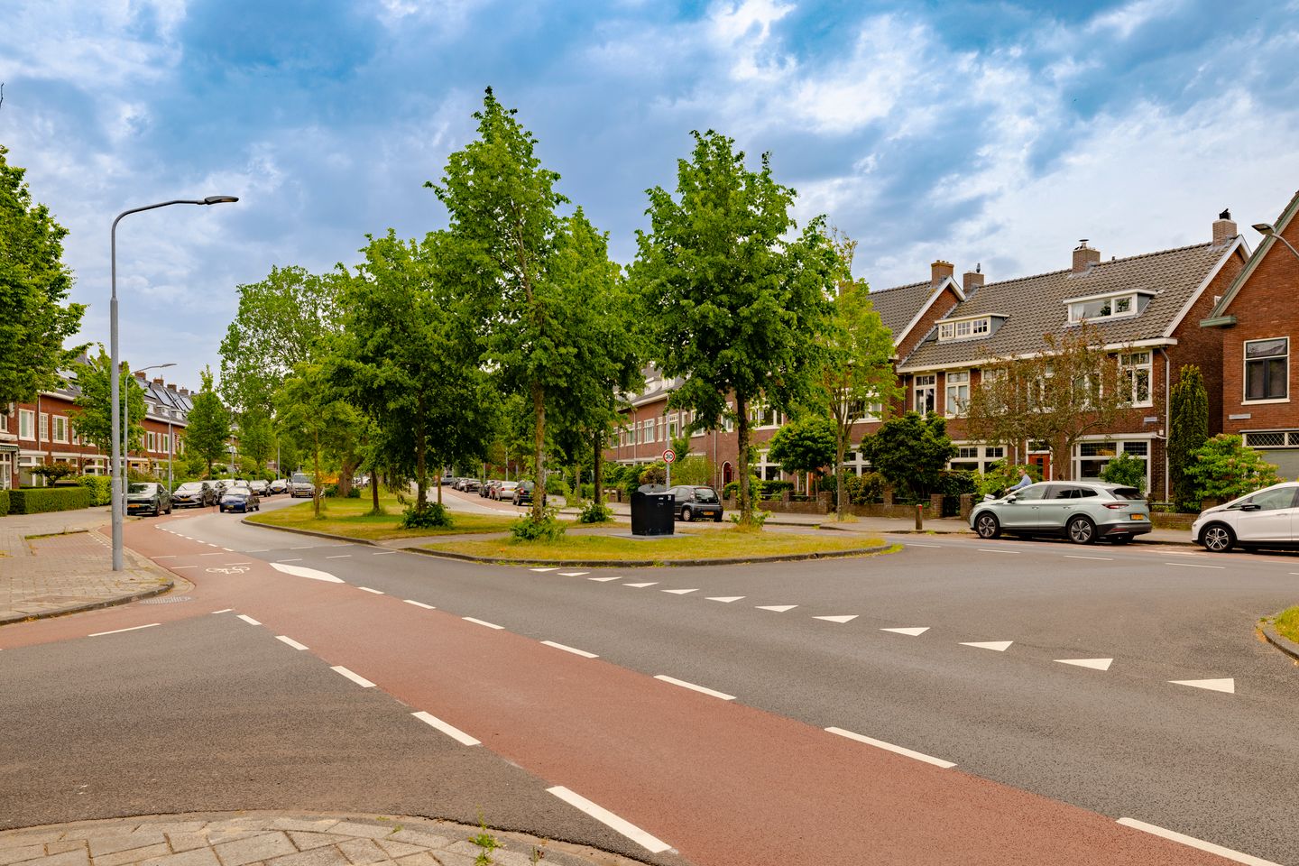 Spacious 1930s Terraced House with 6 Bedrooms in Popular Haarlem Neighborhood — 59