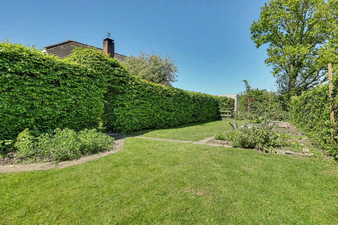 Characterful Country House with Spacious Garden in Green Setting Near Goes — 52