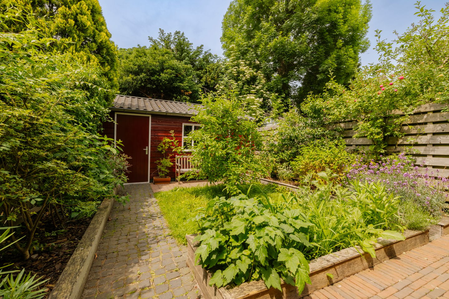Spacious 1930s Terraced House with 6 Bedrooms in Popular Haarlem Neighborhood — 20