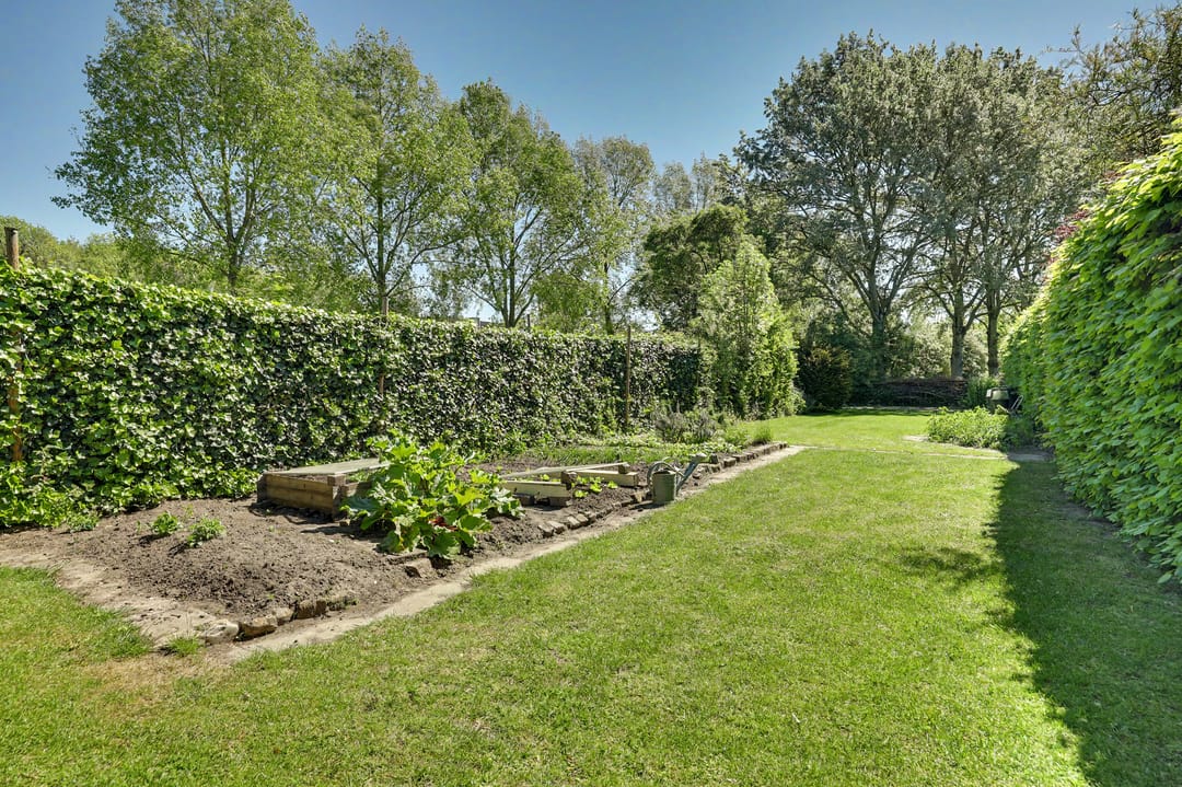 Characterful Country House with Spacious Garden in Green Setting Near Goes — 53