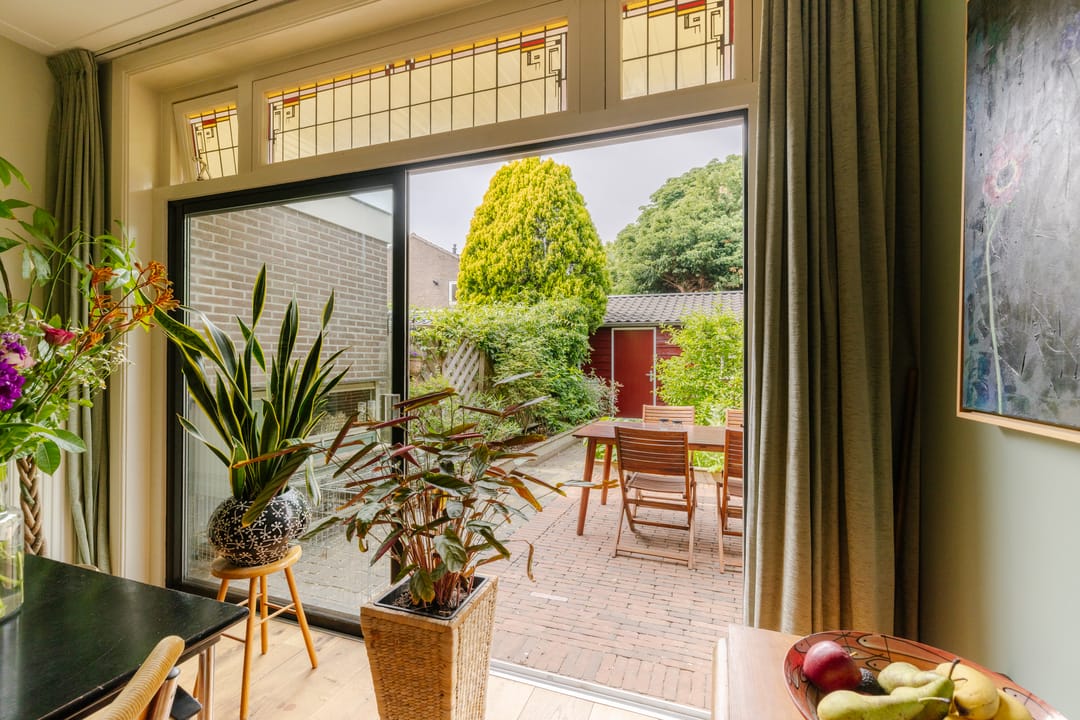 Spacious 1930s Terraced House with 6 Bedrooms in Popular Haarlem Neighborhood — 16