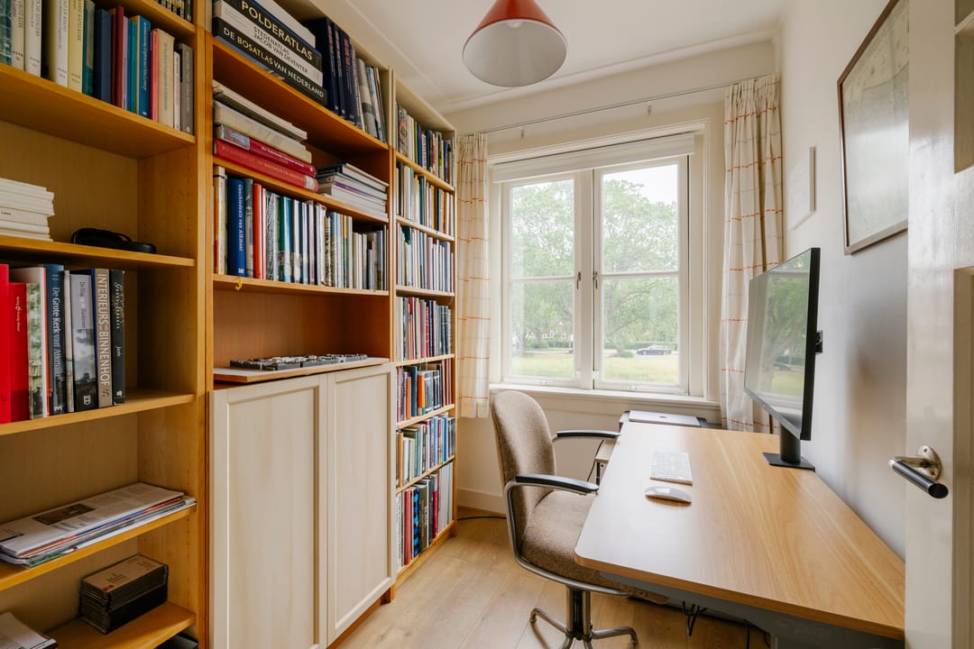 Spacious 1930s Terraced House with 6 Bedrooms in Popular Haarlem Neighborhood — 38