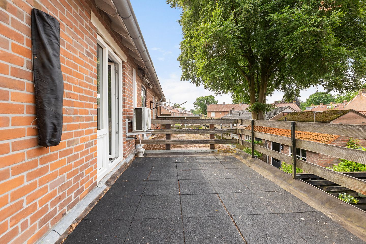 Extended Family Terraced Home with Southwest Garden in 't Harde — 25