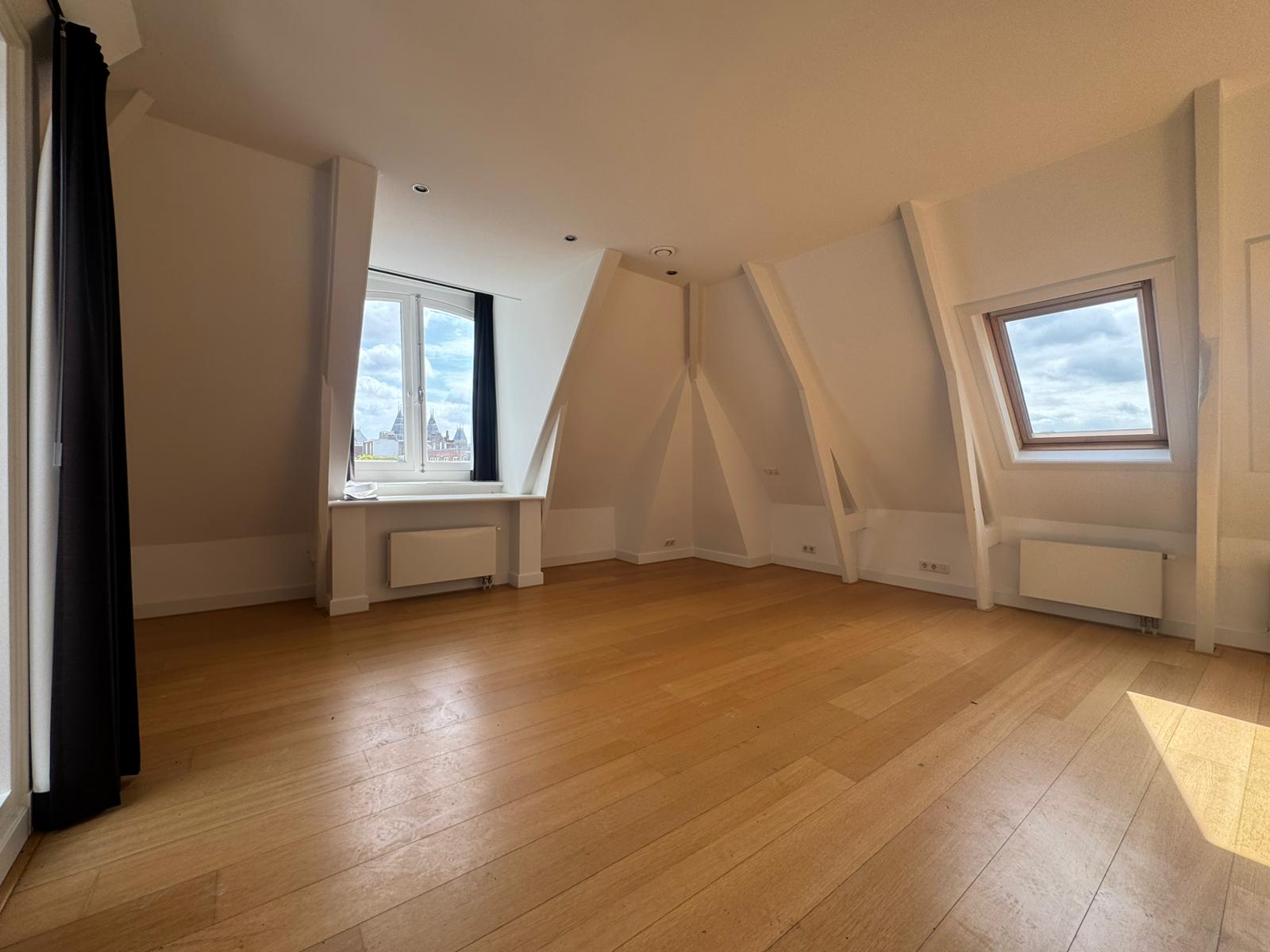 Photo 3 of Van de Veldestraat 6