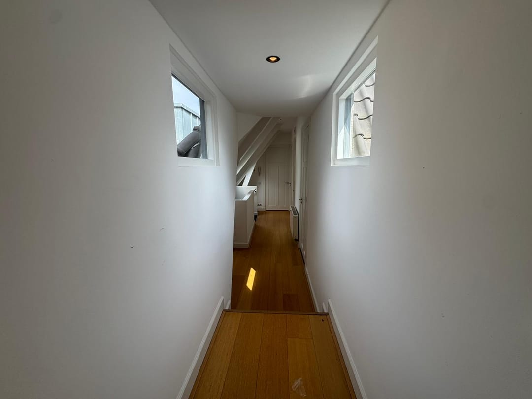 Photo 11 of Van de Veldestraat 6