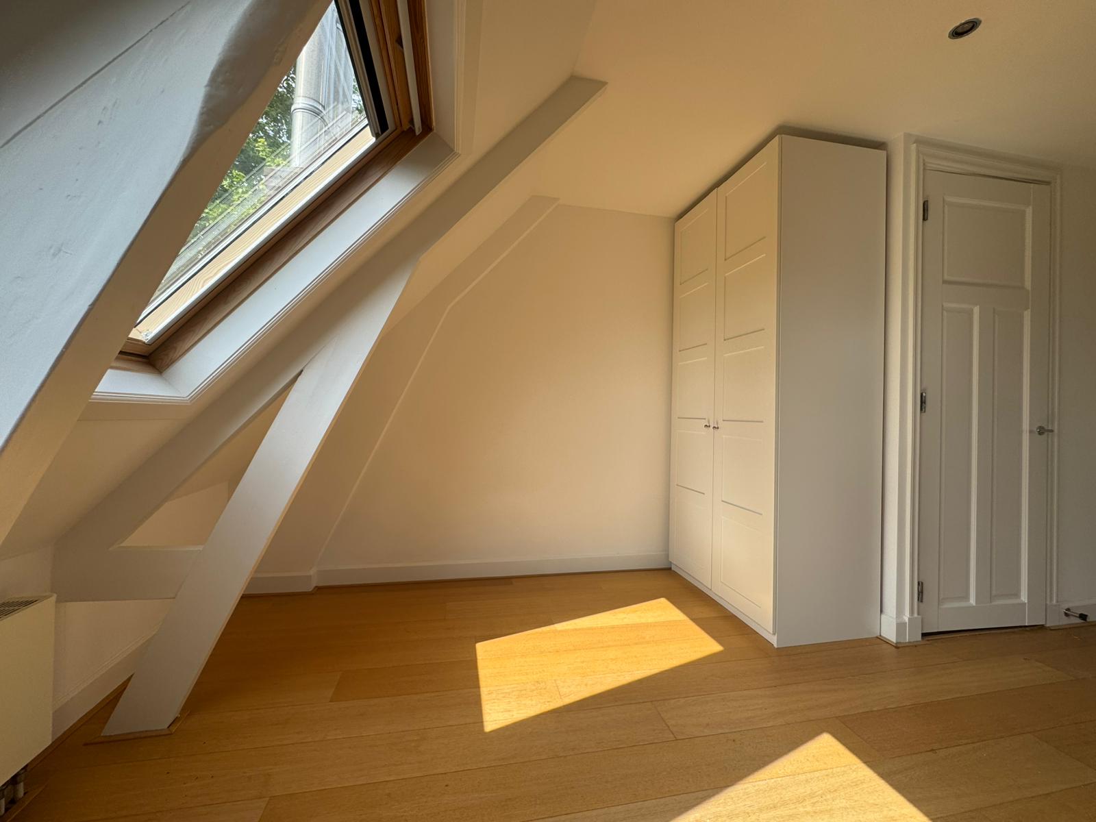 Photo 9 of Van de Veldestraat 6