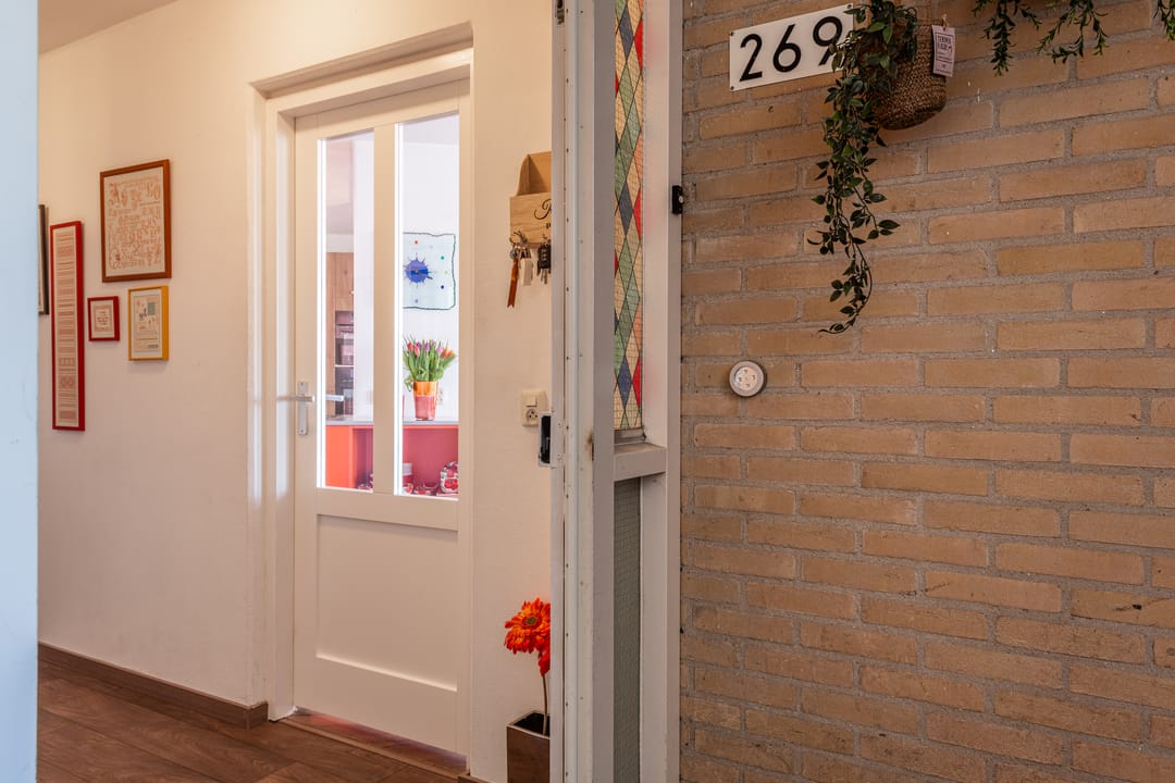 Spacious Ground Floor Apartment with Garden Near Kralingen — 31