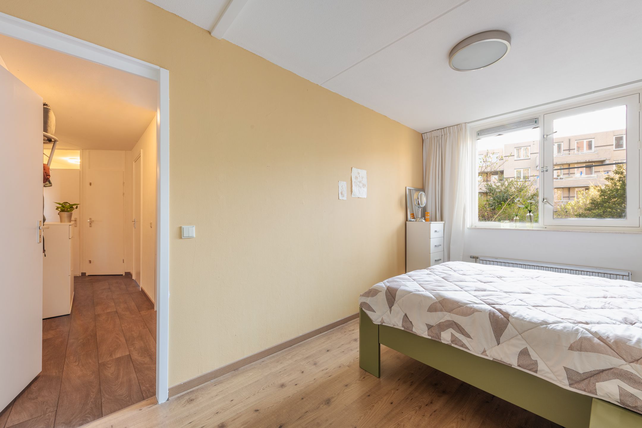 Spacious Ground Floor Apartment with Garden Near Kralingen — 15