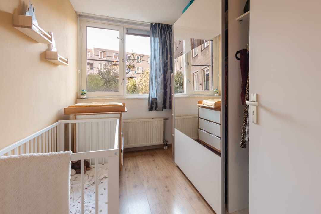 Spacious Ground Floor Apartment with Garden Near Kralingen — 16