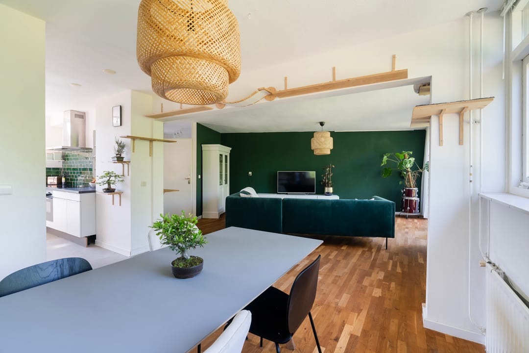 Spacious Double Upper-Floor Apartment with Balcony and Green Views in Leiden — 8