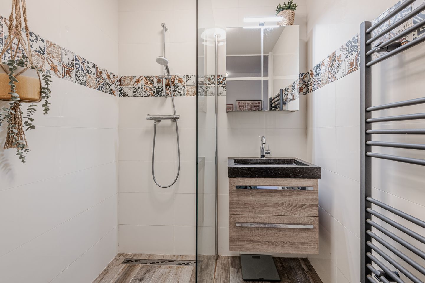 Spacious Ground Floor Apartment with Garden Near Kralingen — 19