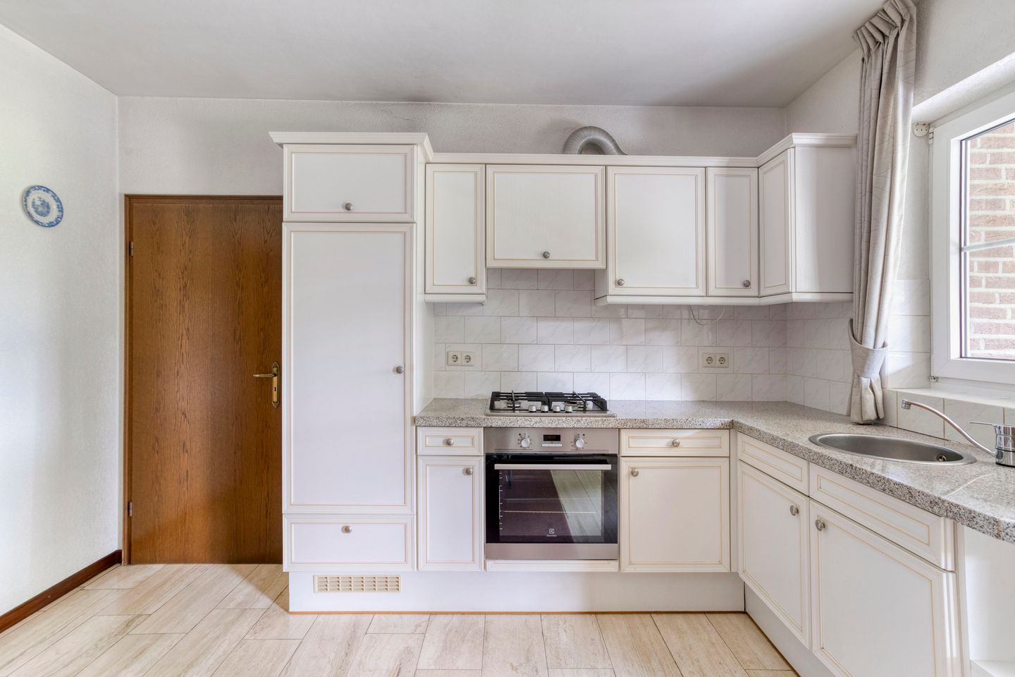 Spacious Detached Villa with Ground Floor Living Options — 14