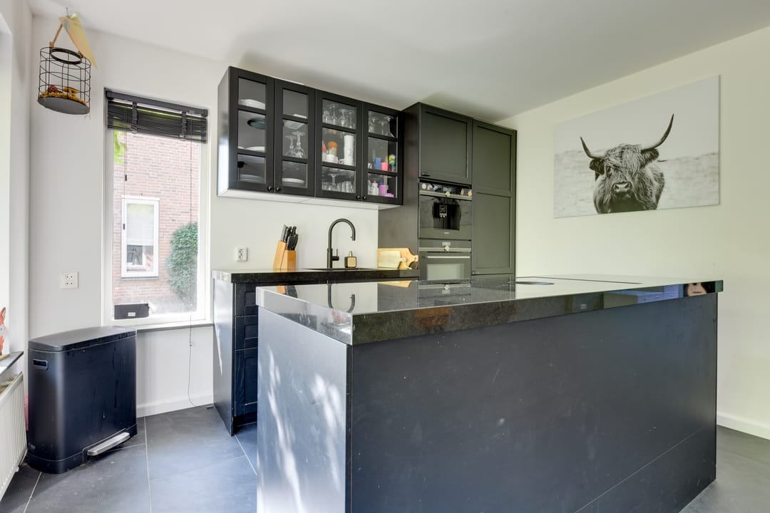 Spacious Semi-Detached Family Home with Bright Extension and Water-Facing Garden — 17