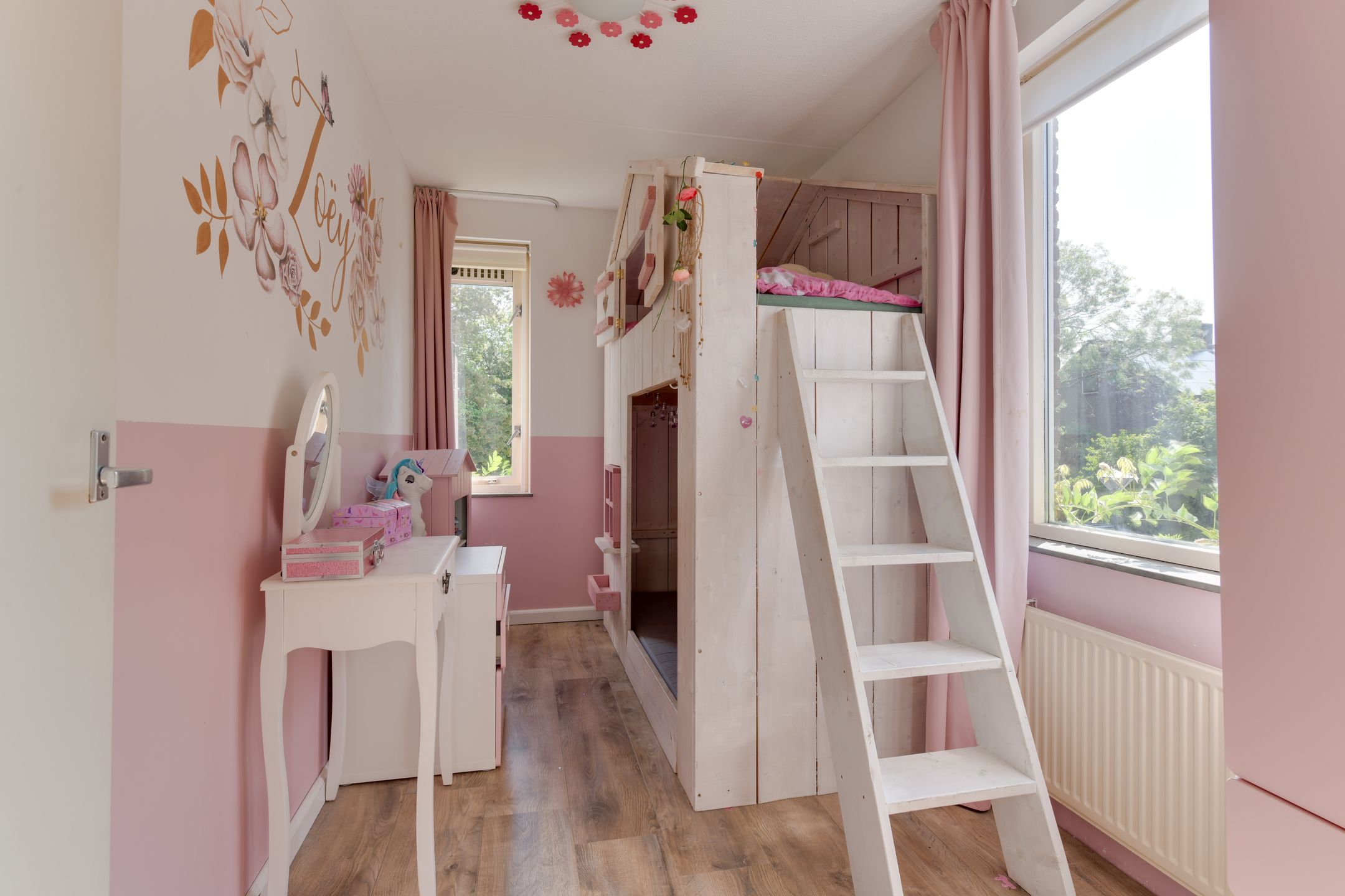 Spacious Semi-Detached Family Home with Bright Extension and Water-Facing Garden — 24