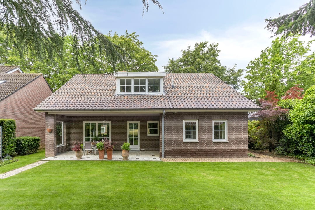 Spacious Detached Villa with Ground Floor Living Options — 38